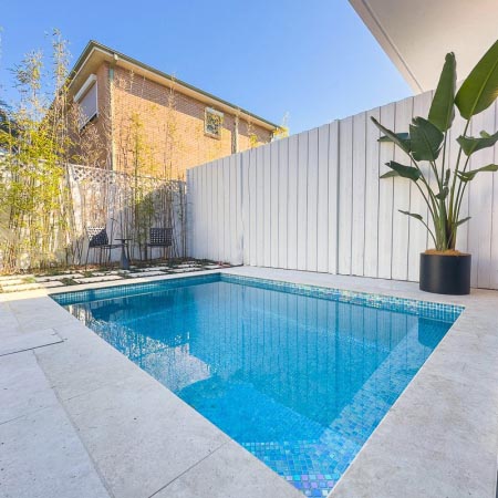 New Travertine Cross-Cut Bianco External Porcelain Coping 400x600x20 (Code:02761)