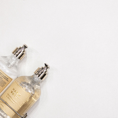 Modern Concrete White Matt Tile 600x600 (Code:03114)