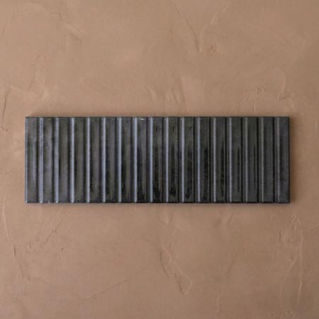 Tura Charcoal Gloss Flute Subway 100x300 (Code:03312)